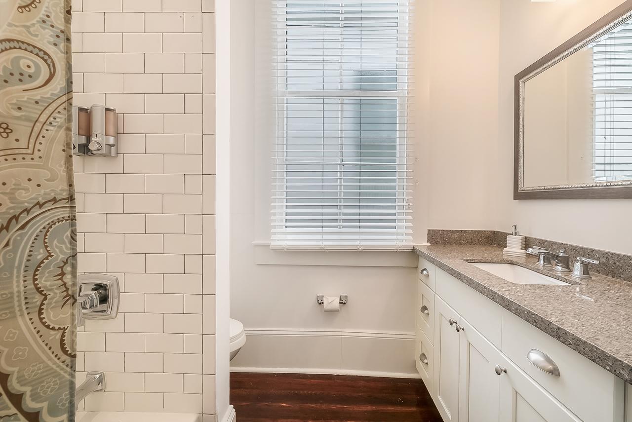 Modern 2Br On Carondelet By Hosteeva Apartment Ню Орлиънс Екстериор снимка