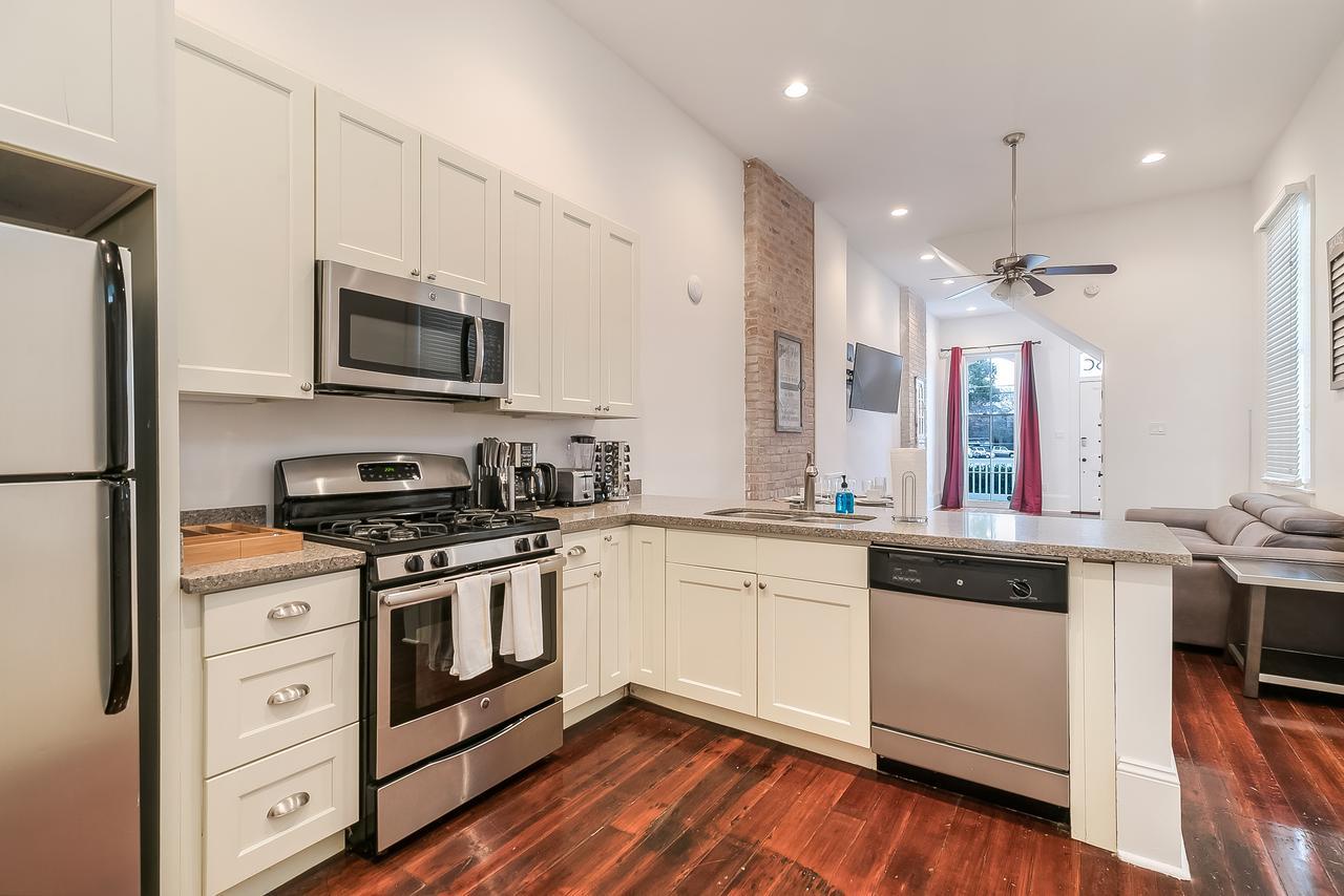 Modern 2Br On Carondelet By Hosteeva Apartment Ню Орлиънс Екстериор снимка